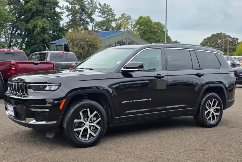 2024 Jeep Grand Cherokee Limited photo 1