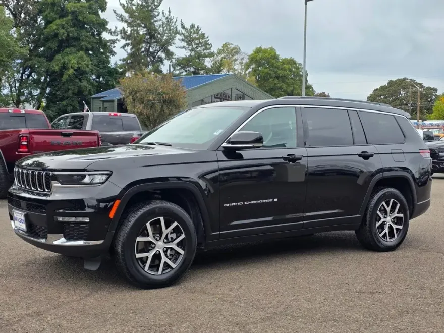 2024 Jeep Grand Cherokee Limited photo 1