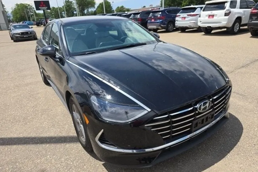 2023 Hyundai Sonata SE photo 1