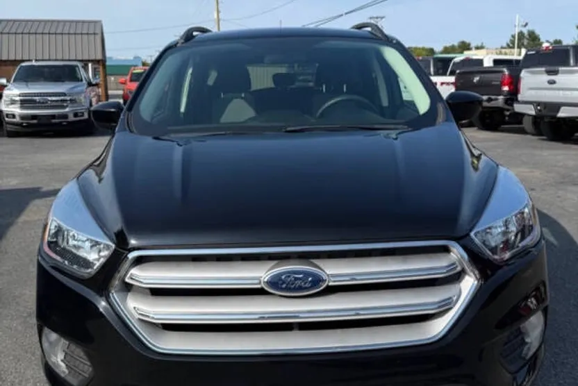 2018 Ford Escape SE photo 1