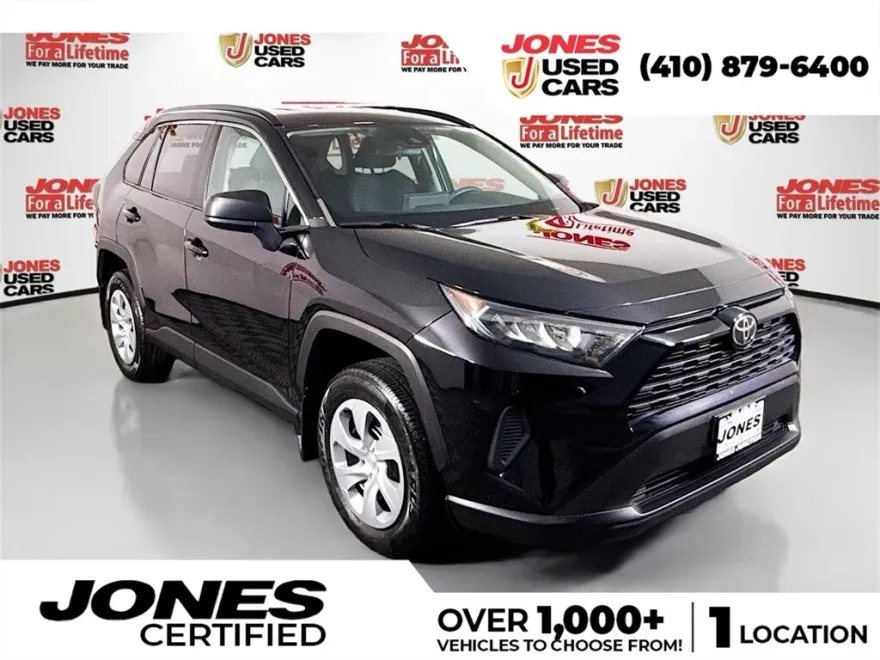 2021 Toyota RAV4 LE photo 1