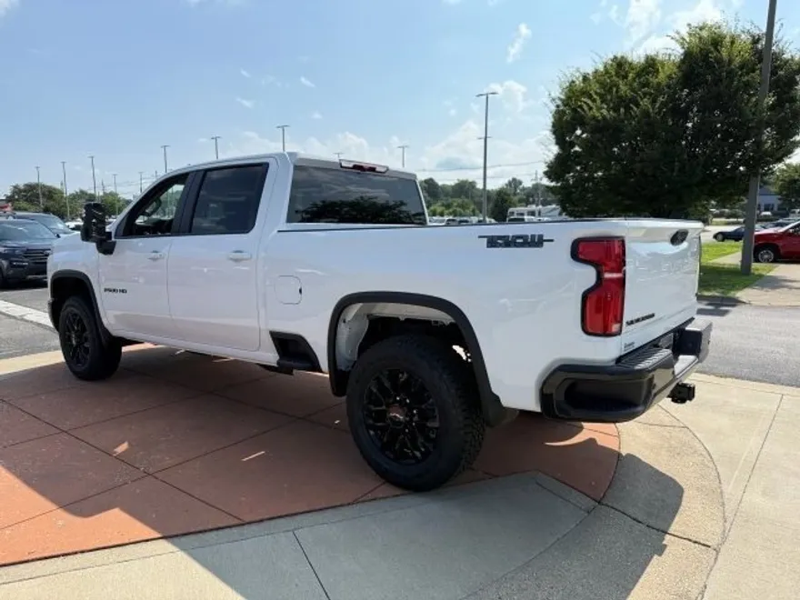 2025 Chevrolet Silverado 2500HD LT photo 1