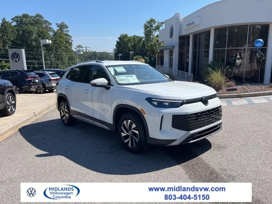 2025 Volkswagen Tiguan S photo 1
