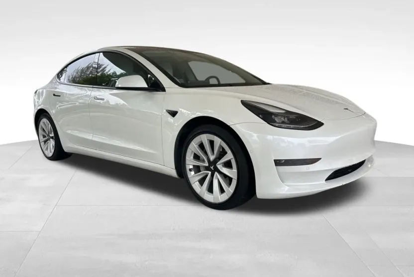 2021 Tesla Model 3 Standard Range Plus photo 1
