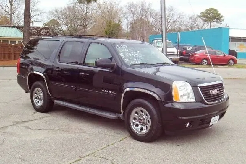 2013 Gmc Yukon XL SLT photo 1