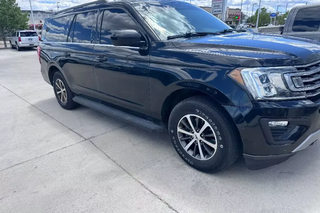 2019 Ford Expedition MAX XLT photo 1