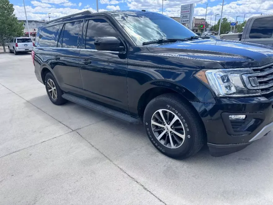 2019 Ford Expedition MAX XLT photo 1