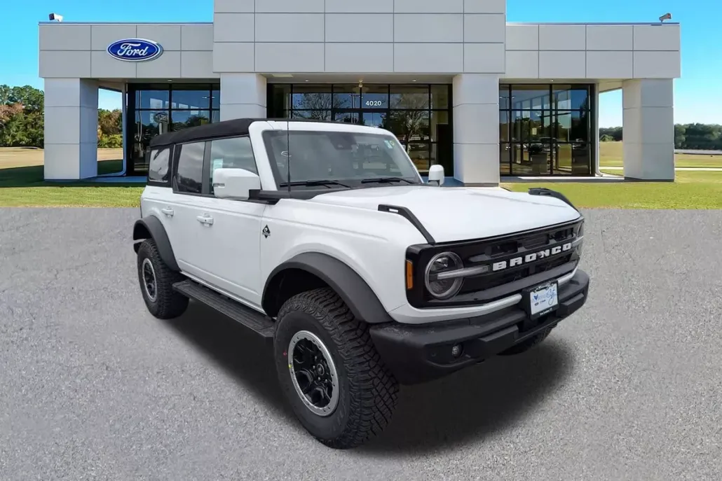 2024 Ford Bronco Outer Banks photo 1