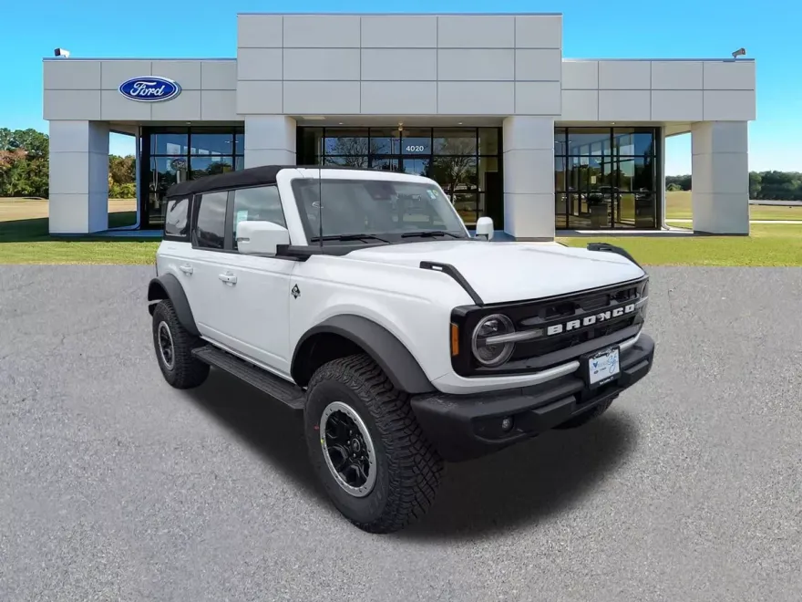 2024 Ford Bronco Outer Banks photo 1