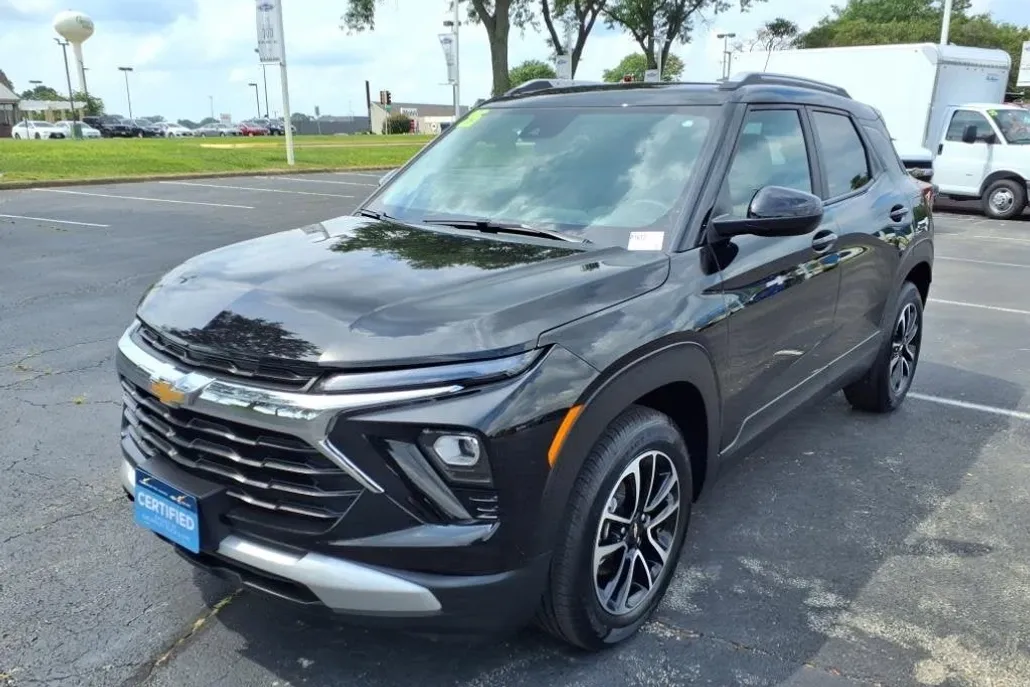 2025 Chevrolet Trailblazer LT photo 1