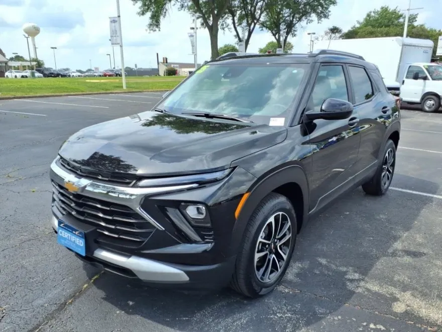 2025 Chevrolet Trailblazer LT photo 1