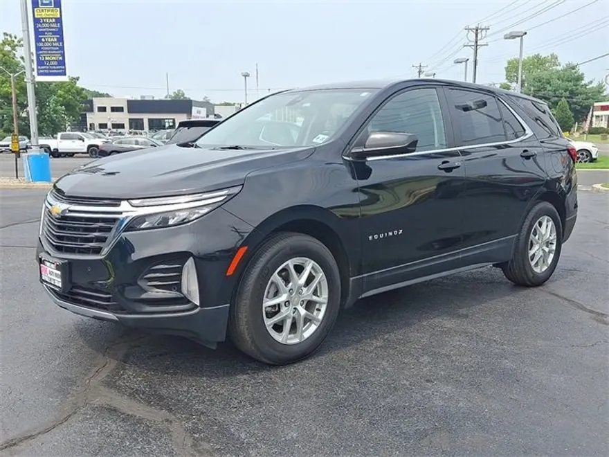 2022 Chevrolet Equinox LT photo 1