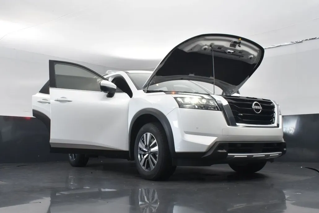 2025 Nissan Pathfinder SL photo 1