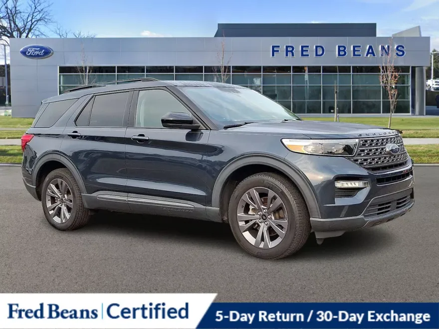 2022 Ford Explorer XLT photo 1