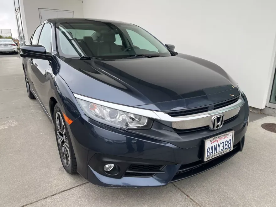 2017 Honda Civic EX-T photo 1