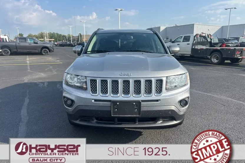 2015 Jeep Compass Latitude photo 1