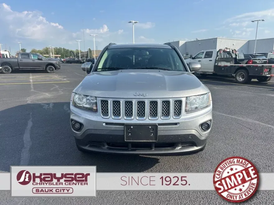 2015 Jeep Compass Latitude photo 1