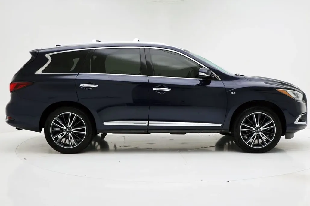 2019 Infiniti QX60 Luxe photo 1