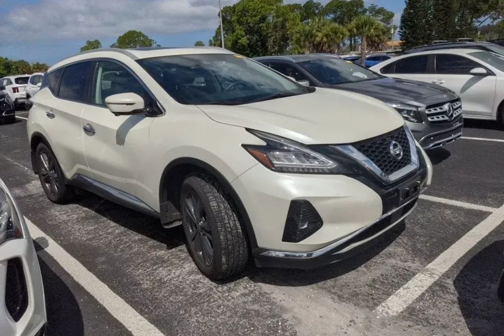 2021 Nissan Murano Platinum photo 1