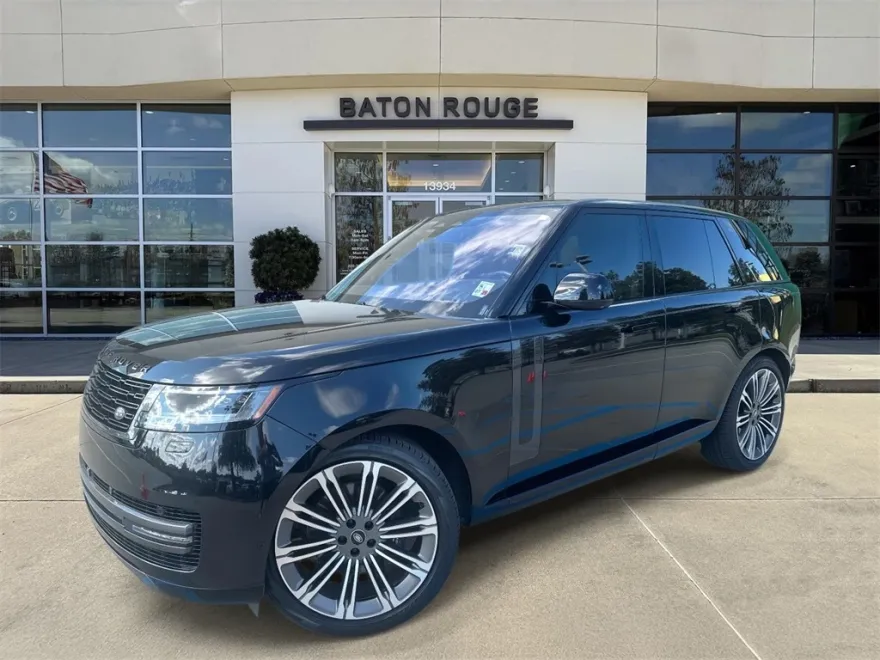 2023 Land Rover Range Rover SE photo 1