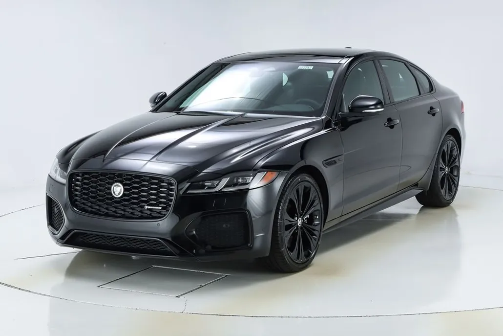 2024 Jaguar XF P300 R-Dynamic SE photo 1