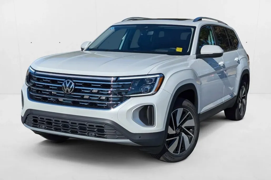 2025 Volkswagen Atlas SEL photo 1