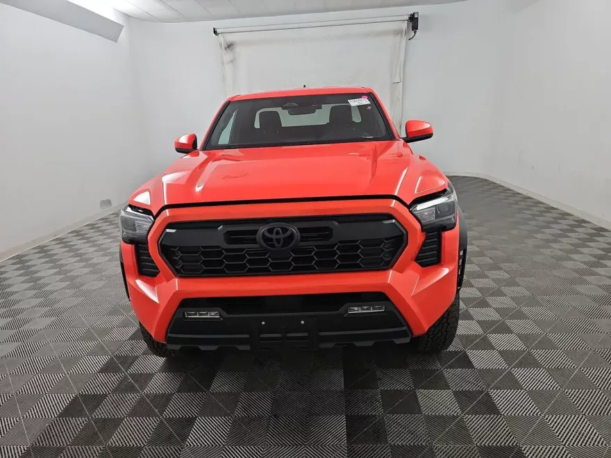 2024 Toyota Tacoma TRD PreRunner photo 1
