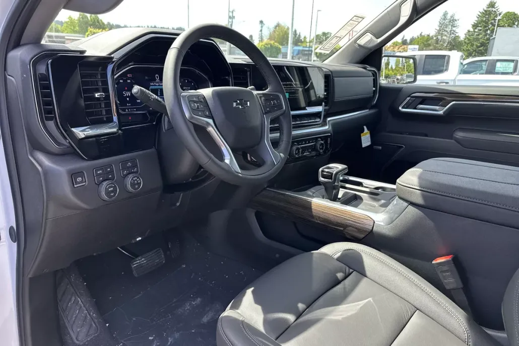 2025 Chevrolet Silverado 1500 RST photo 1