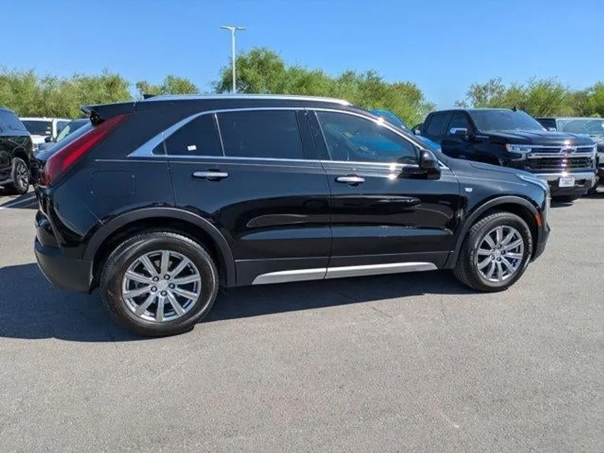 2019 Cadillac XT4 Premium Luxury photo 1