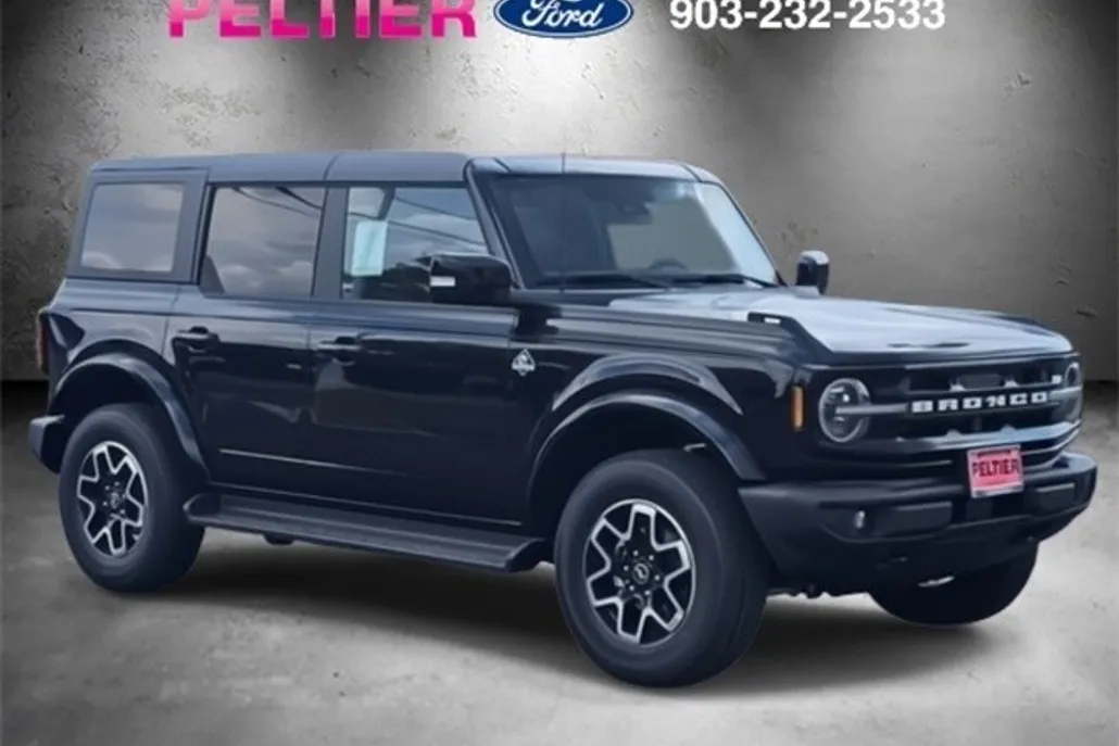 2025 Ford Bronco Outer Banks photo 1