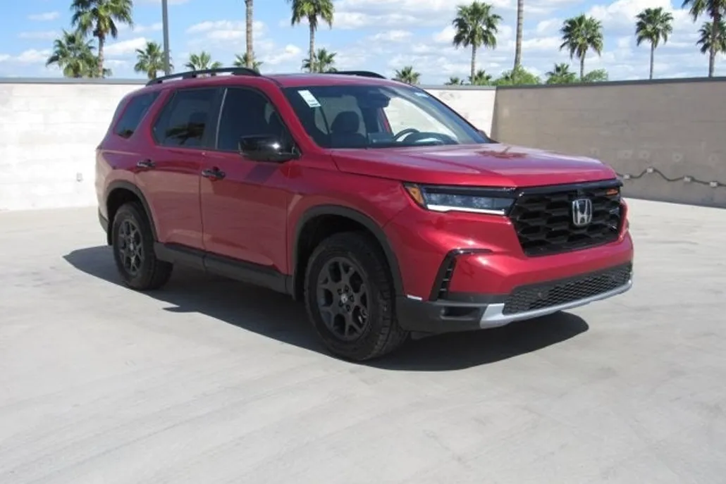 2025 Honda Pilot TrailSport photo 1