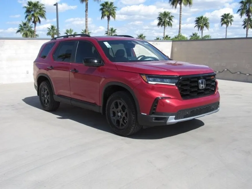 2025 Honda Pilot TrailSport photo 1