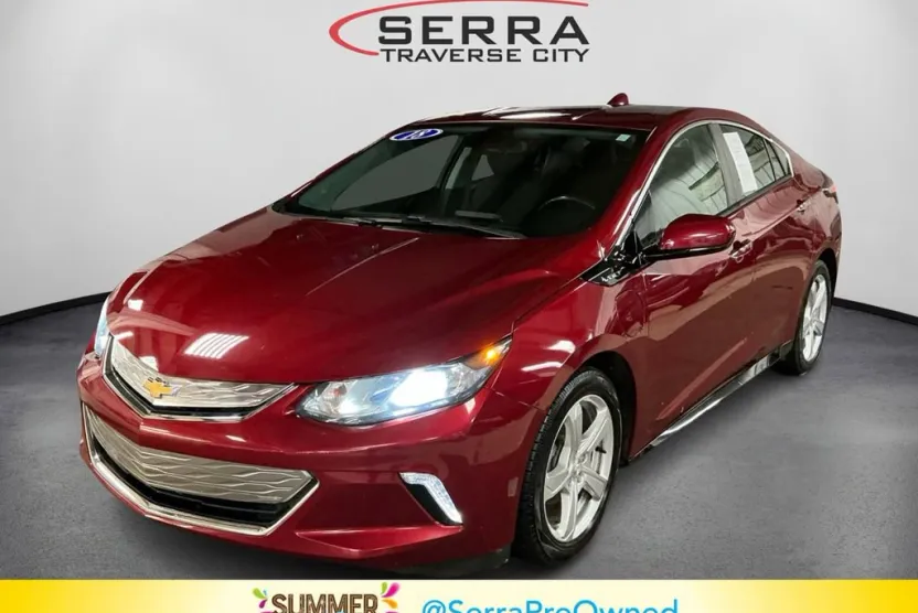2018 Chevrolet Volt LT photo 1