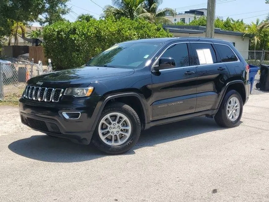 2020 Jeep Grand Cherokee Laredo photo 1