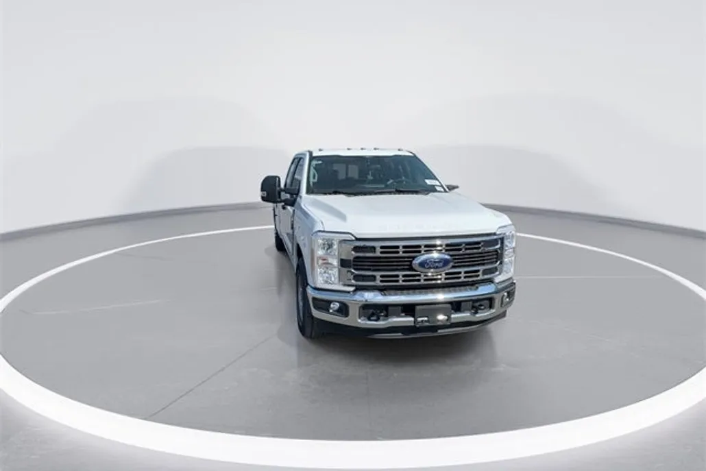 2024 Ford F-350 photo 1