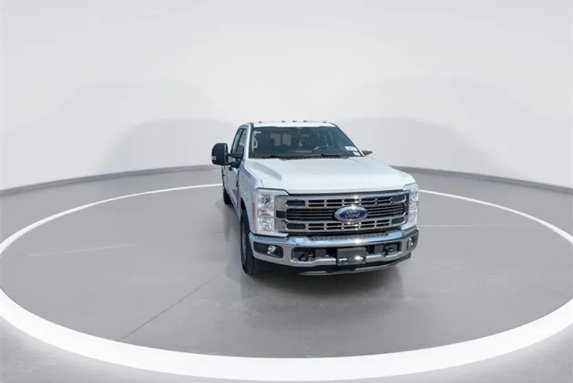 2024 Ford F-350 photo 1