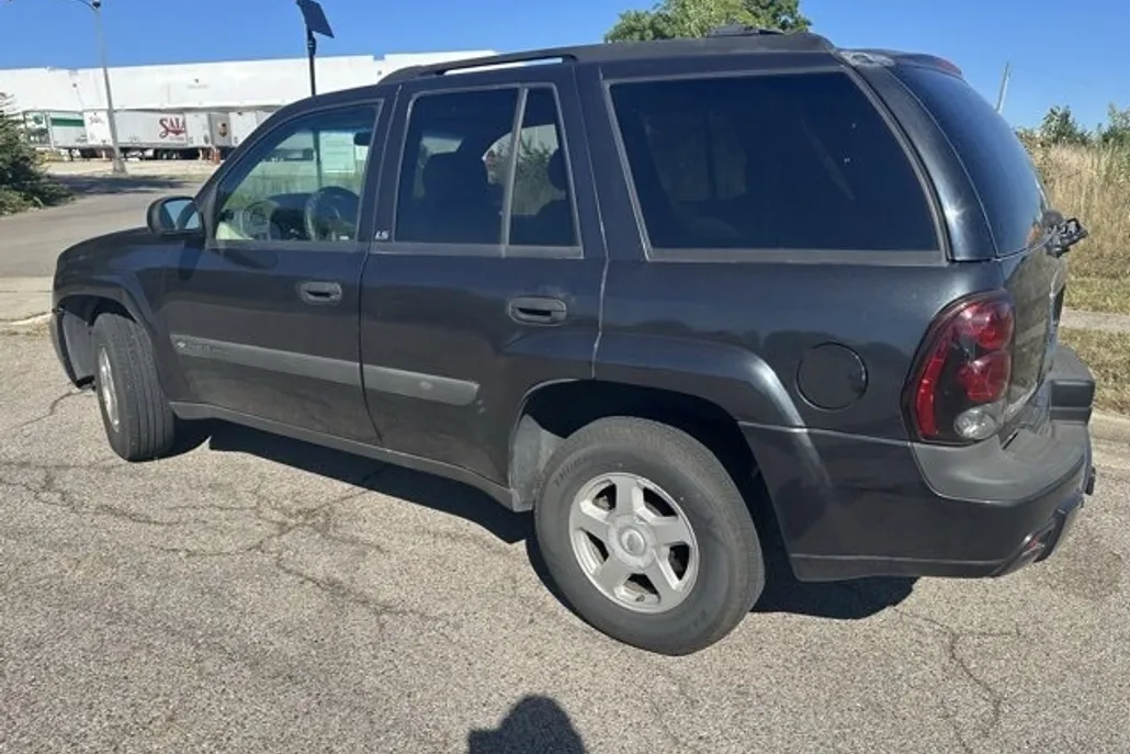 2003 Chevrolet Trailblazer LS photo 1