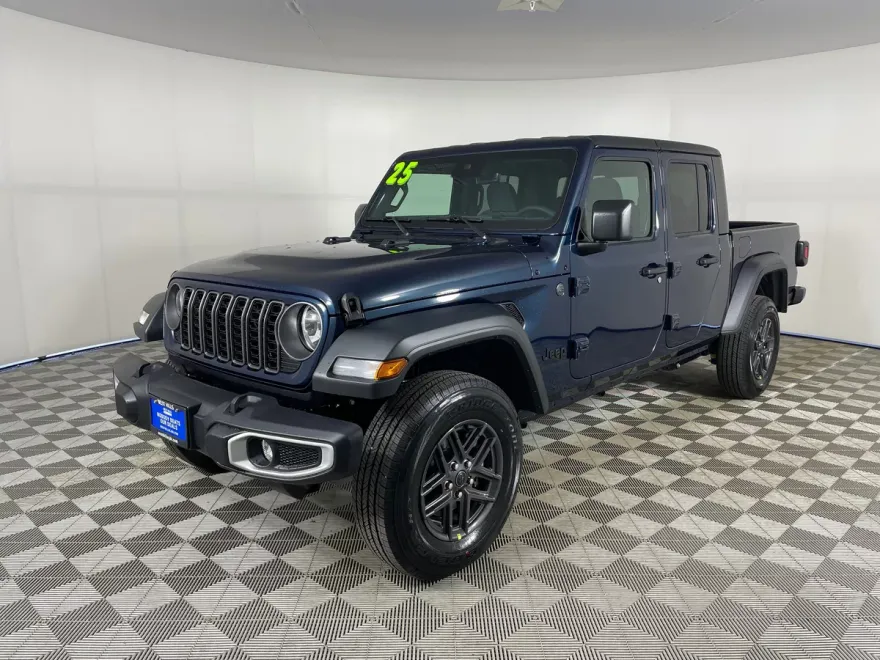 2025 Jeep Gladiator Sport S photo 1