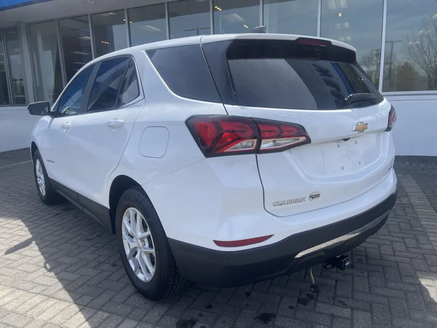 2023 Chevrolet Equinox LT photo 1