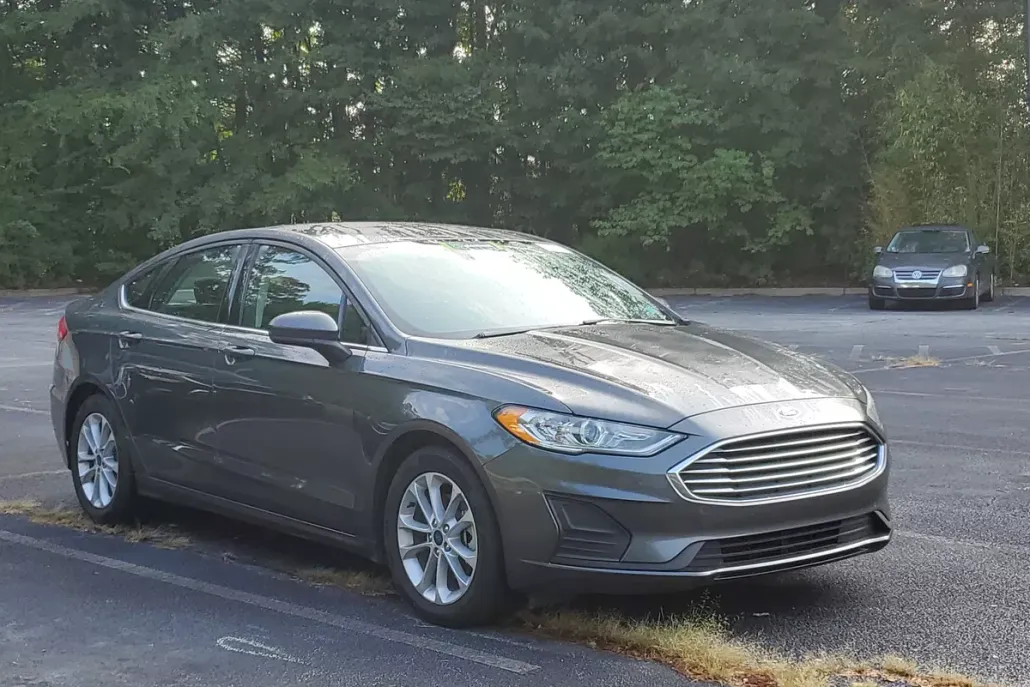 2020 Ford Fusion SE photo 1