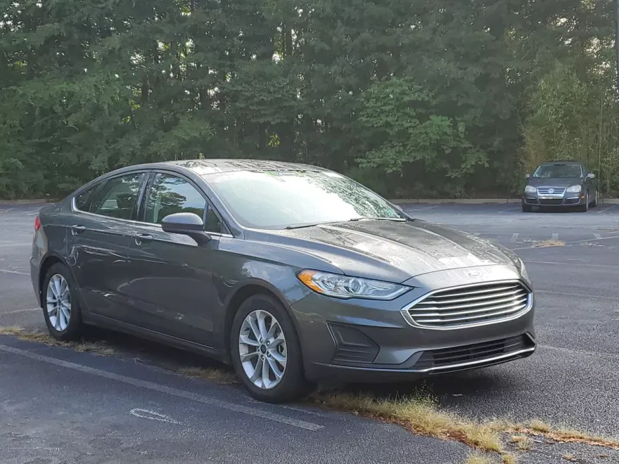 2020 Ford Fusion SE photo 1