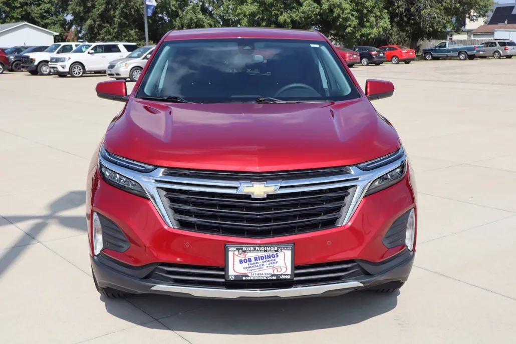 2023 Chevrolet Equinox LT photo 1