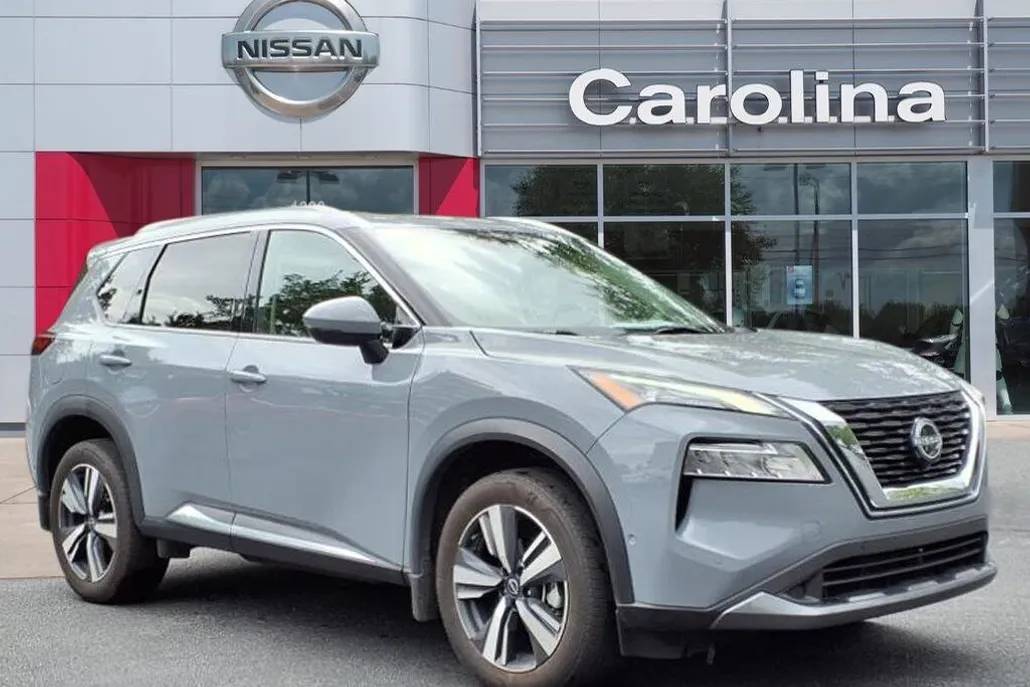 2023 Nissan Rogue SL photo 1