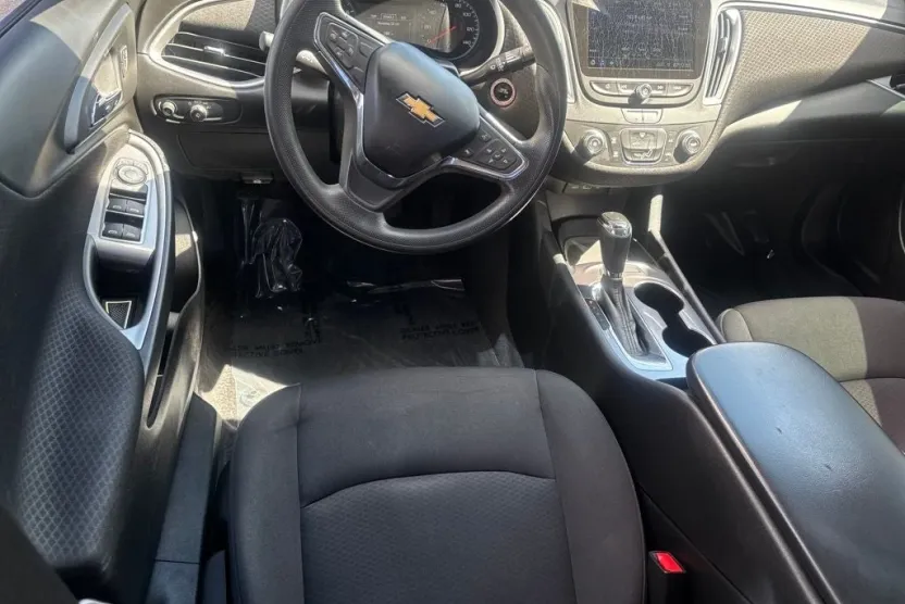 2020 Chevrolet Malibu LS photo 1