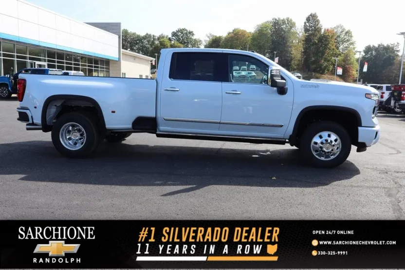 2026 Chevrolet Silverado 3500HD High Country photo 1