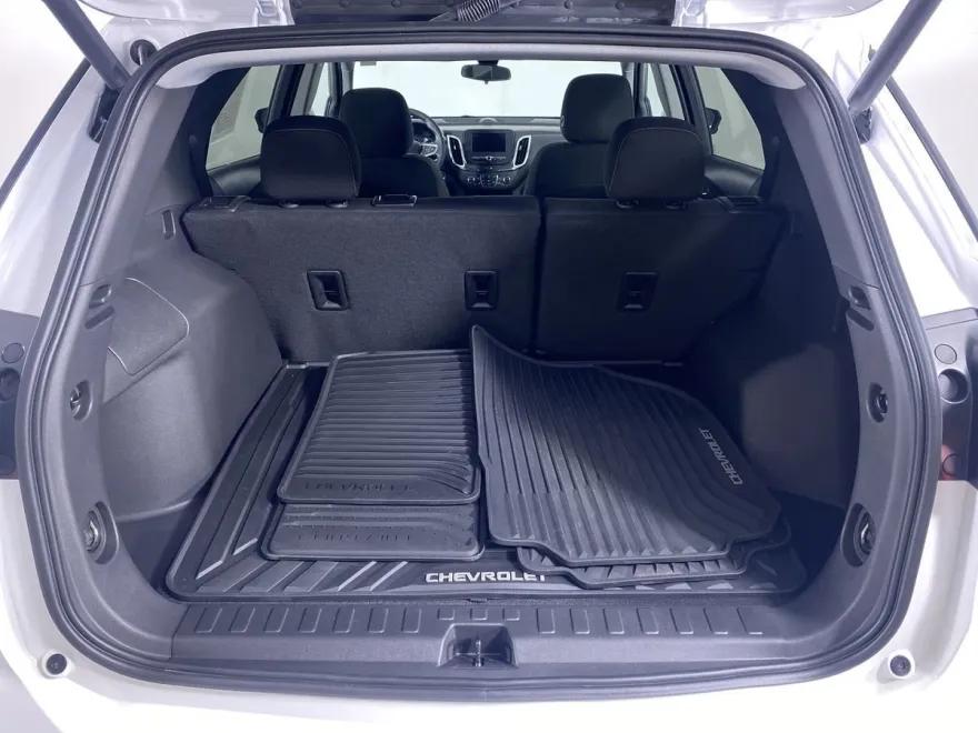 2023 Chevrolet Equinox LT photo 1