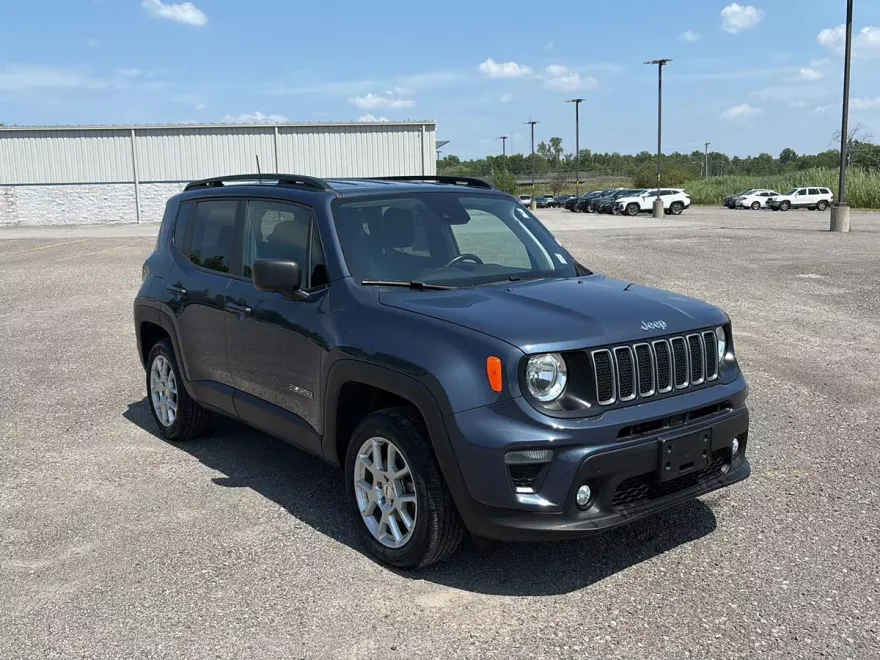 2022 Jeep Renegade Latitude photo 1