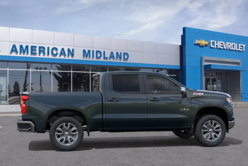 2026 Chevrolet Silverado 1500 LT photo 1