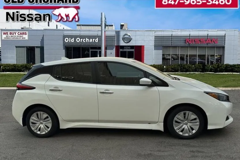 2023 Nissan Leaf S photo 1