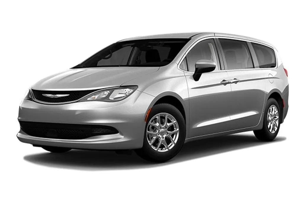 2023 Chrysler Voyager LX photo 1